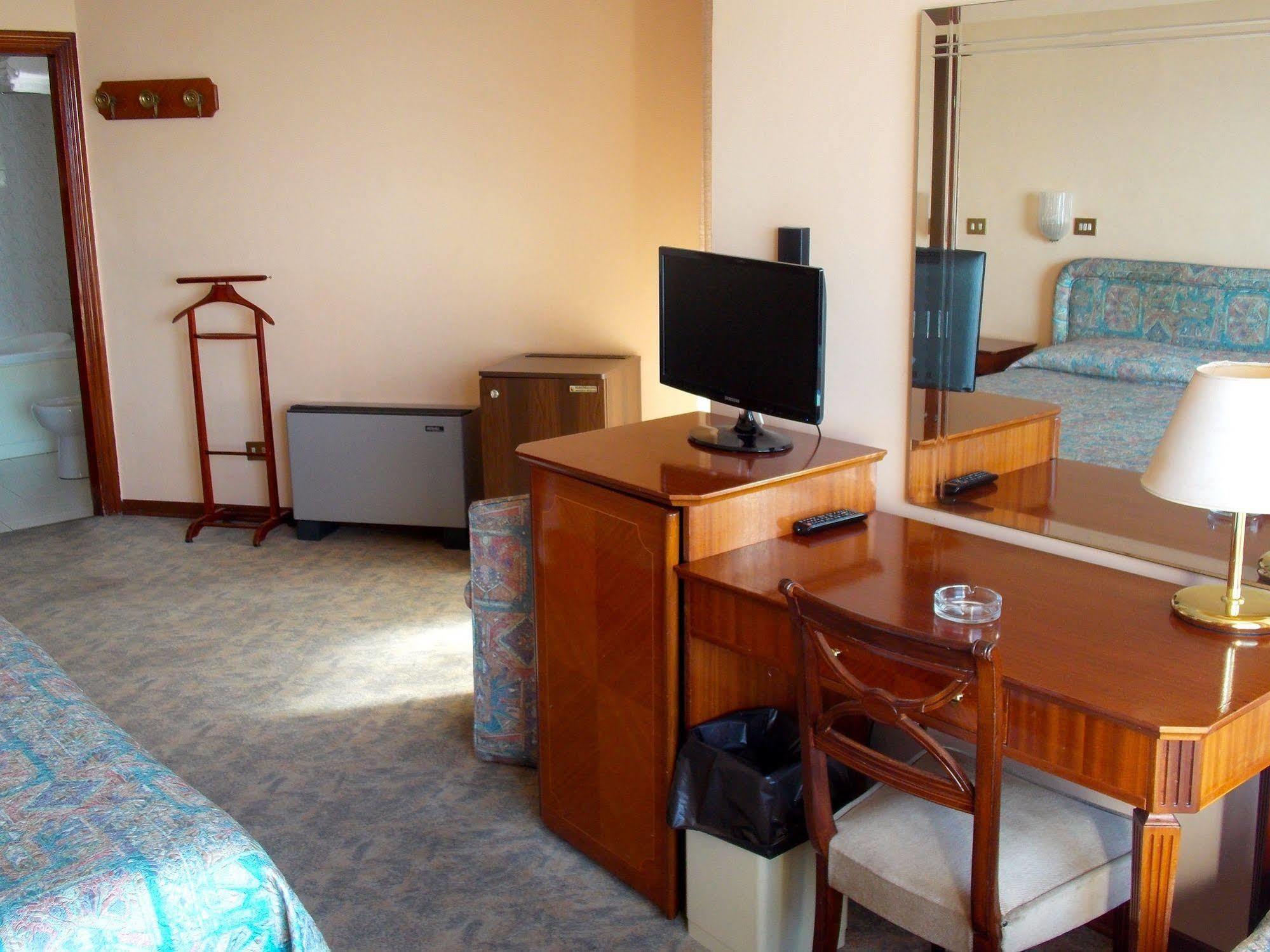 Park Hotel Mar Grande Таранто Экстерьер фото